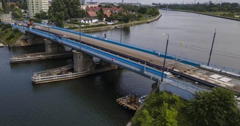 1192-625_