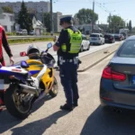 4057240-Zatrzymany-motocyklista-tlumaczyl-sie-policjantom-ze-jechal-145kmh-bo__c_0_225_1313_980
