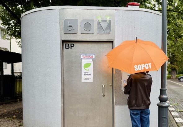 Sopot stawia na wygodę mieszkańców. Darmowe toalety miejskie z Kartą Sopocką