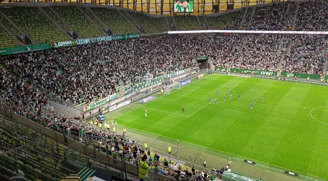 Niesamowite widowisko w Gdańsku! Lechia walczyła jak lwy, ale Lech wygrał thriller